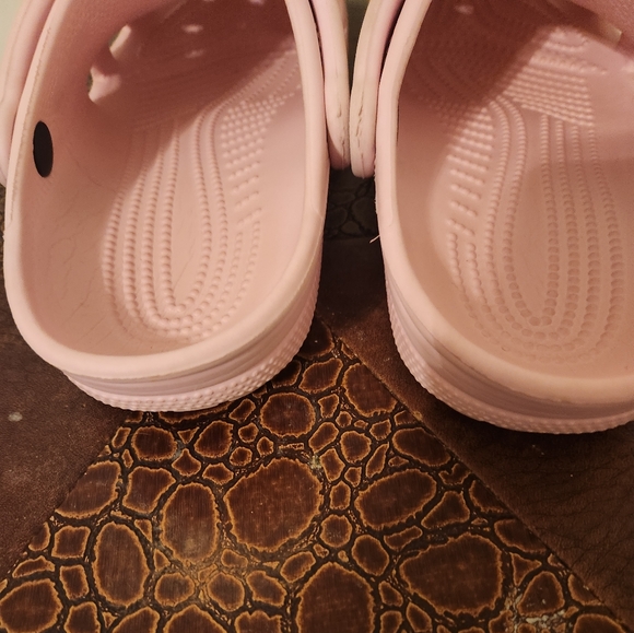 Womens pink crocs - Picture 2 of 5